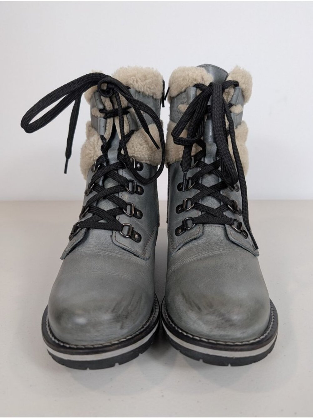 Dromedaris kara shearling boot slate gray women's size 8.5